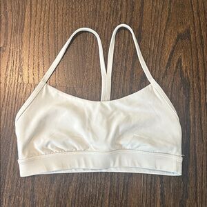 Lululemon Flow Y Nulu Bra *Light Support A–C Cups size 6 yellow lemon sorbet